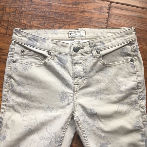 Free People Foliage & Feather Jeans Size 28 - Picture 2 of 3